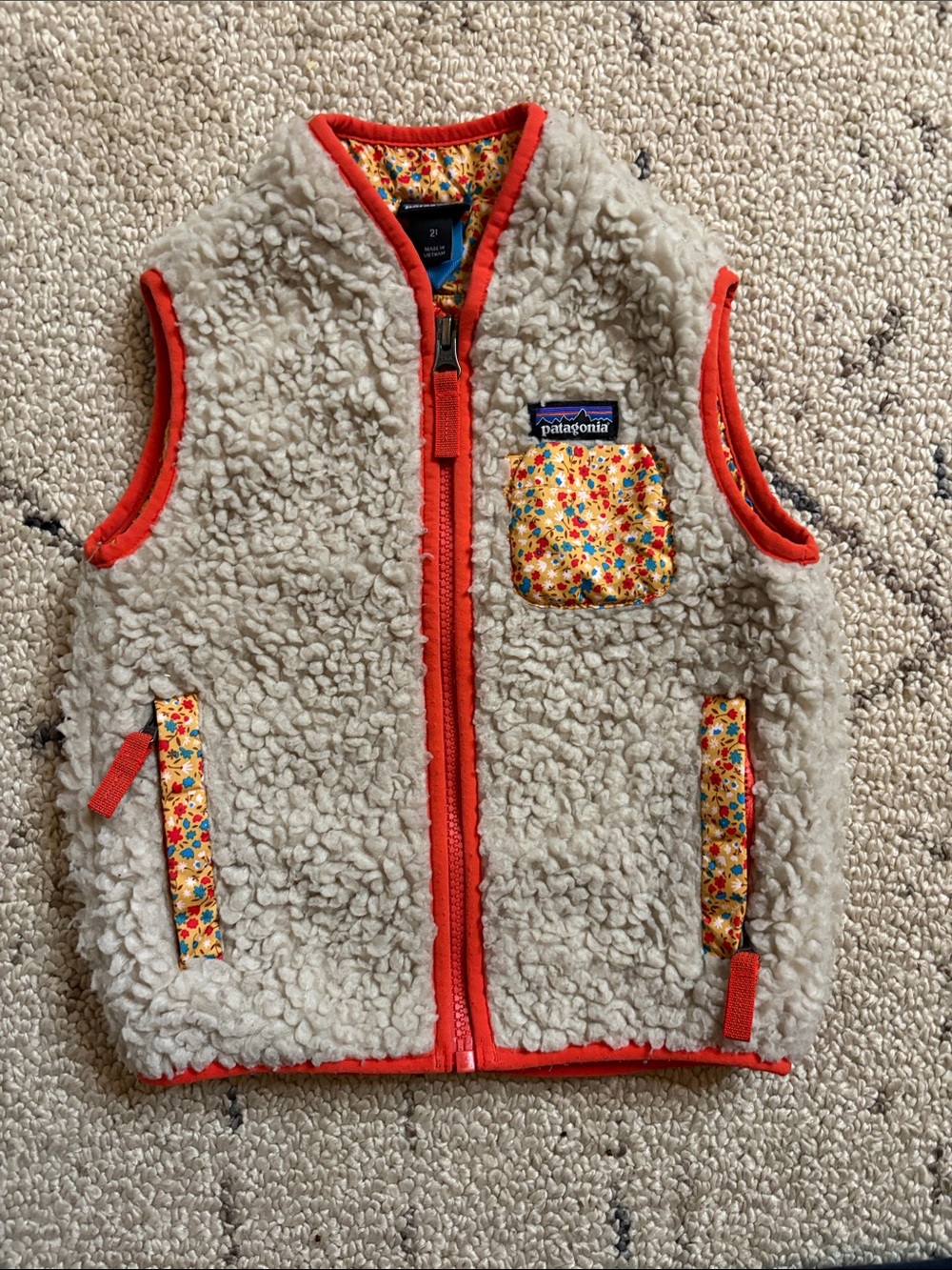 Patagonia Cream Sherpa Vest (2T) EUC